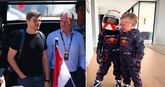 Links: Max Verstappen en vader Jos. Rechts: Luka en Lio Verstappen. © Getty Images en Instagram