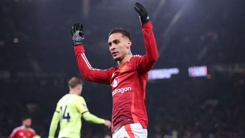 Eindelijk beweging rondom oud-Ajacied Antony: 'Rugnummer 7 wordt vrijgehouden bij nieuwe club'