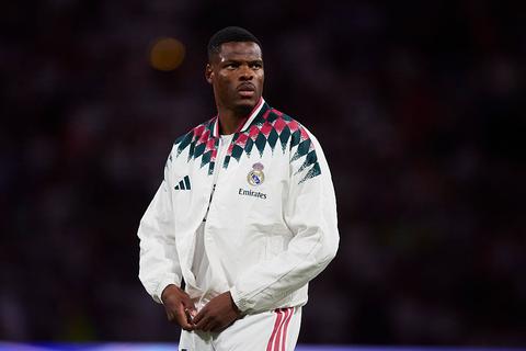 Denzel Dumfries ziet wereldberoemde topvoetballer de show stelen bij Real Madrid