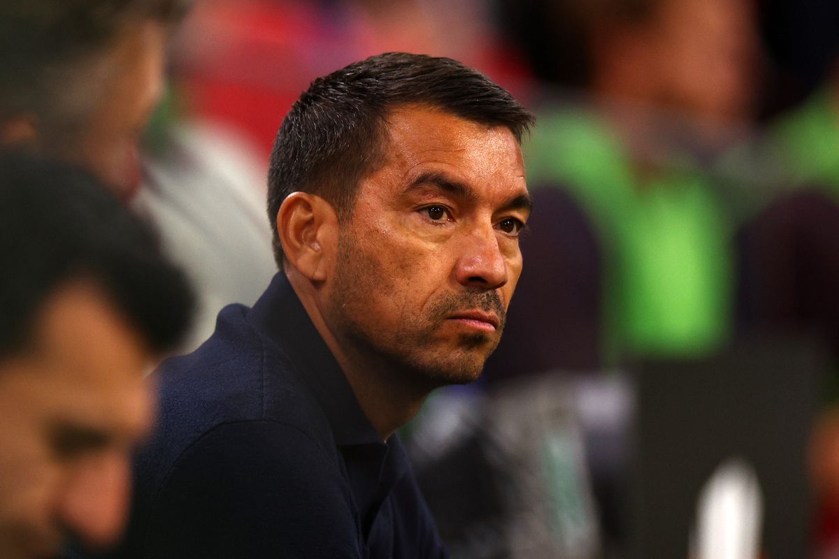 Giovanni van Bronckhorst krijgt pijnlijke herinnering in de Johan Cruijff ArenA: 'Gio, neem je rotzooi mee'