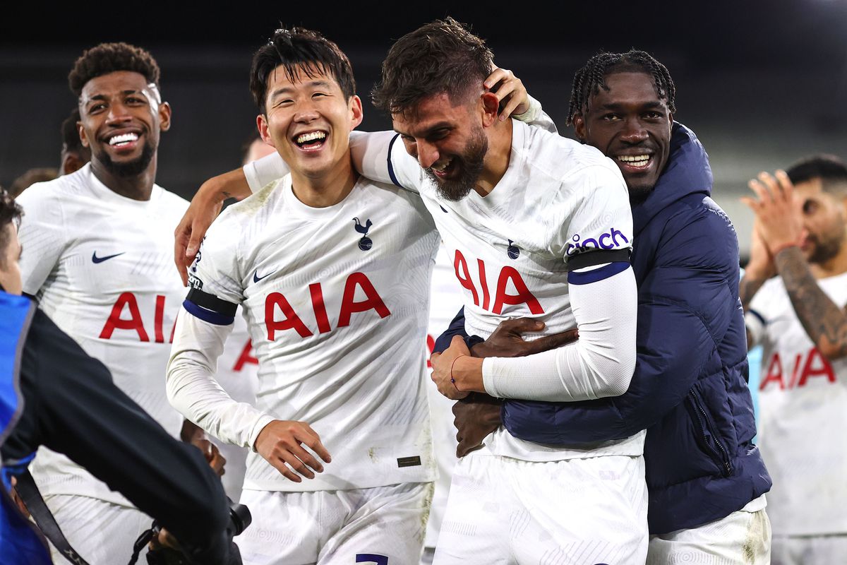 Tottenham Hotspur-speler biedt emotioneel excuses aan na racistische opmerking: 'Hij moest bijna huilen'