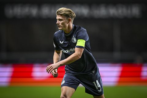 Heftige kritiek op Feyenoorder Sem Steijn na blamage bij Braga: 'De vraag is hoe hij daarmee omgaat bij een topclub'