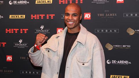 Ex-topkickbokser Levi Rigters is tikje teleurgesteld ondanks succesvol MMA-debuut: 'Lang voor getraind'