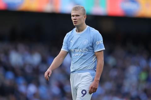 Manchester City zakt dieper in de put: 'Er wordt afscheid genomen van Erling Haaland'