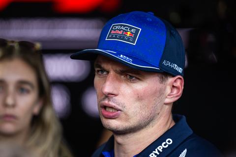 Formule 1-icoon Max Verstappen neemt het op voor veroorzaker veelbesproken crash: 'Dat is echt te zwaar'