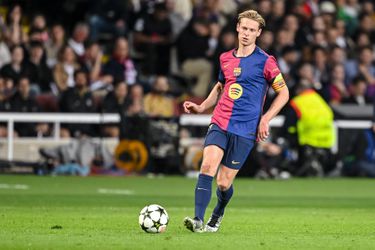 Frenkie de Jong geheimzinnig over basisplaats in El Clásico: 'Misschien wel'