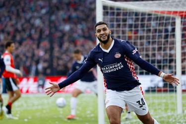Ontketende Ismael Saibari tovert PSV in chaotische topper langs Feyenoord