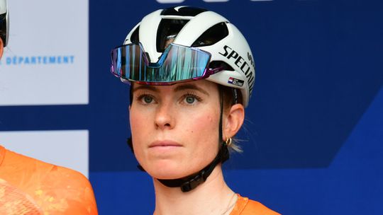 Nederlandse topwielrenster Demi Vollering spreekt verbazing uit: 'We waren toch vriendinnen?'