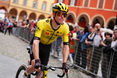 Afzwaaiende Nederlands topwielrenner duikt met bijzondere gast op in Monaco