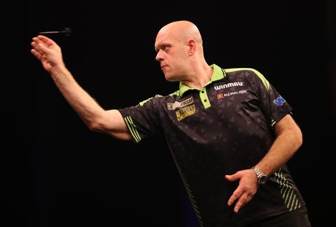 Worstelende topdarter Michael van Gerwen krijgt steun na pijnlijke deceptie: 'Dat vind ik wel lief'