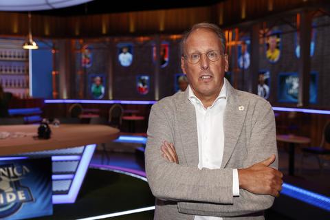Sportmarketeer Chris Woerts haalt hard uit naar niveau van de Eredivisie en komt met opvallend plan
