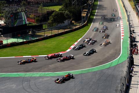 Tijden Formule 1 | Zo laat is de GP van Mexico: Max Verstappen jaagt op zege, Kimi Antonelli op wereldtitel