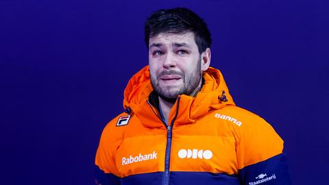 Shorttrackicoon Sjinkie Knegt (37) geeft zich bloot in tv-show: 'De kijkers gaan dat ook zien'