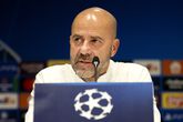 Peter Bosz wil niets weten van makkelijk Champions League-duel©ANP