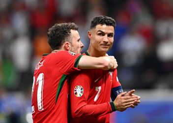 Cristiano Ronaldo laat familie van overleden Diogo Jota dierbaar cadeau na