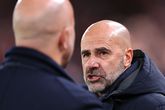 Peter Bosz tijdens de wedstrijd tussen Liverpool en PSV.

© GettyImages
