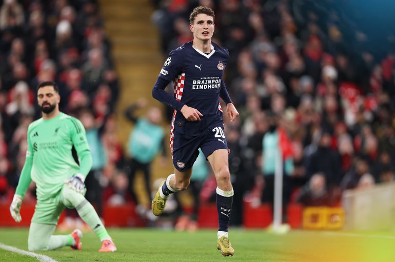 Lees en kijk hier alles terug over de sensationele overwinning van PSV op bezoek bij Liverpool