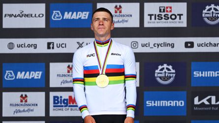 'Verslaafde' postbode steelt pinpas van wielrenner Remco Evenepoel en maakt flink geldbedrag buit