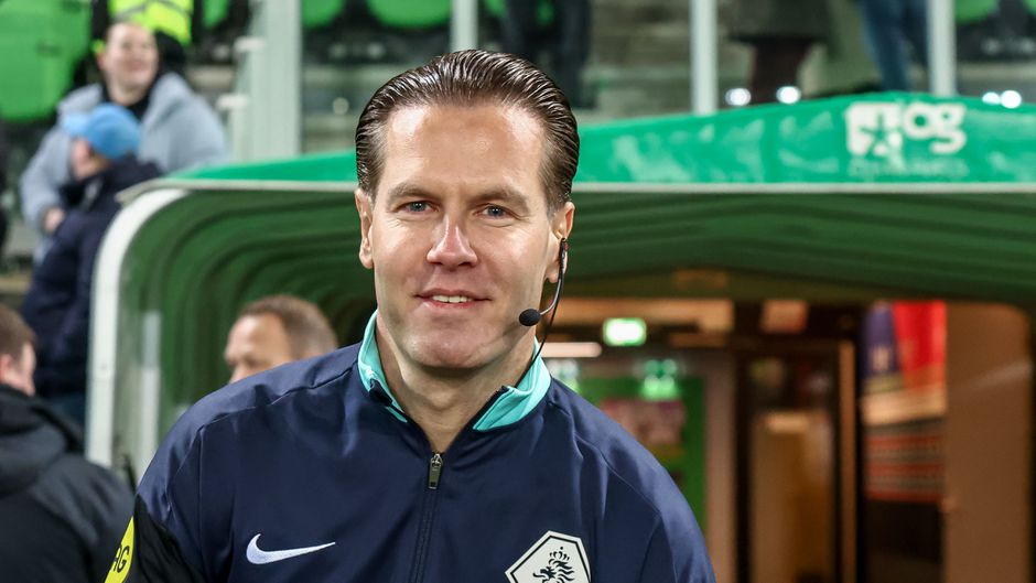Dit is de scheidsrechter bij De Klassieker tussen Ajax en Feyenoord