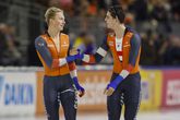 Topschaatser Jenning de Boo (rechts) mocht voor het eerst in ongekende luxe vliegen naar Calgary. ©Pro Shots