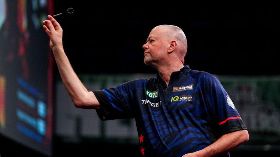 René van der Gijp snapt 'frustratie' bij Raymond van Barneveld niet: 'Dat was in één avond op'