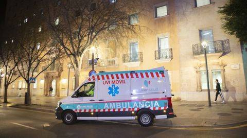 Zes renners van Duitse baanwielrenploeg naar het ziekenhuis na botsing met 89-jarige bestuurder