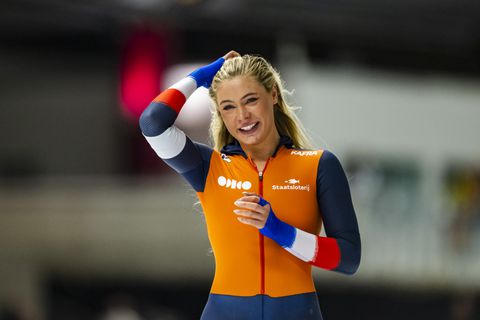 Jutta Leerdam zorgt met ontroerend optreden voor kippenvel: ‘Het raakt heel veel mensen’