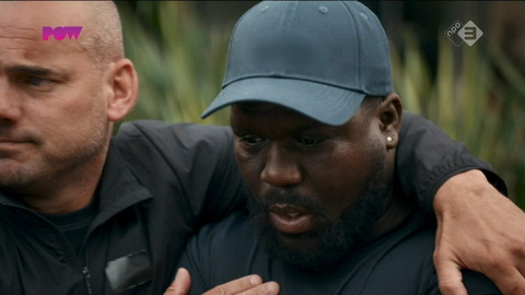 Wesley Sneijder raakt gevoelige snaar bij beteuterde Royston Drenthe: 'Dan weet ik dat het menens is'