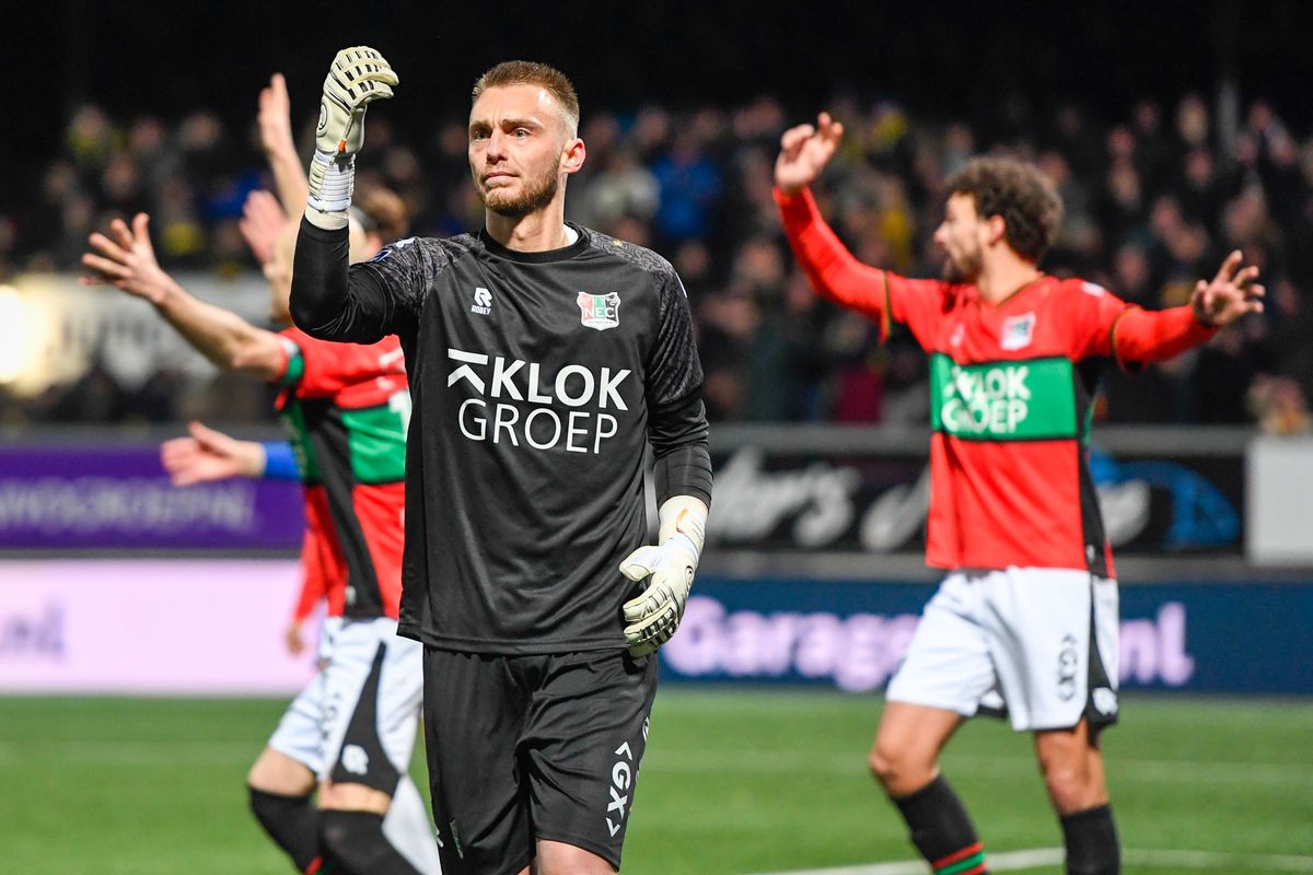 Jasper Cillessen lachend na halen bekerfinale met NEC: 'Ik was wel klaar voor penalty's'