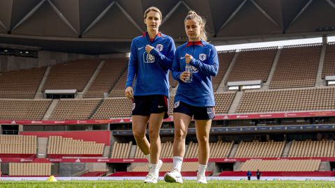 Vivianne Miedema en Victoria Pelova vallen af bij Oranje Leeuwinnen; 22-jarige Ajacied opgeroepen als vervanger