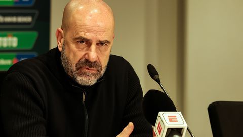 Peter Bosz verliest grip bij PSV: tekenen van herstel blijven wéér uit