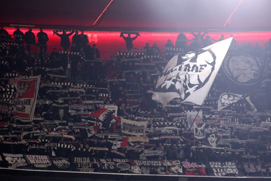 Fans van Eintracht Frankfurt gaan Amsterdam overspoelen voor duel met Ajax: meer dan tienduizend aanvragen