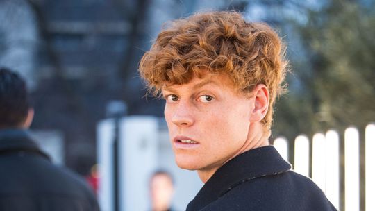 Geschorste tennistopper Jannik Sinner moet op de blaren zitten: Italiaan kan fluiten naar prijs