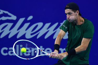 Bizar einde van tenniswedstrijd gaat wereld over: zieke toptennisser (23) ten onder door strafpunt