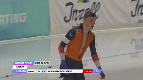Drama voor Nederlandse schaatser: 1500 meter op WK gaat volledig fout met twee (!) valpartijen