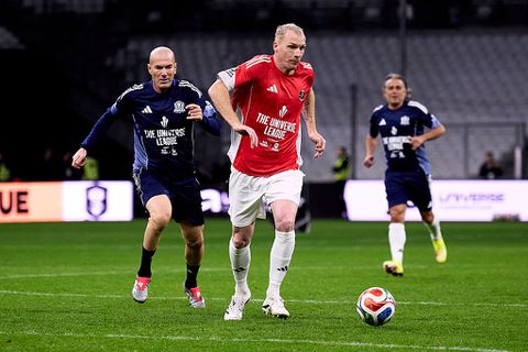 Voormalig Champions League-winnaar vecht met nieuwe baan in sportwinkel tegen depressie: 'Was om een sociaal leven te hebben'