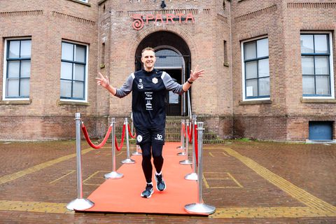 Doldwaze Sparta-fan (39) gaat enorme uitdaging aan voor KiKa: 'Mensen verklaren mij voor gek'