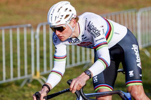 Mathieu van der Poel houdt België in de ban: 'We weten nooit écht wanneer hij aanvalt'