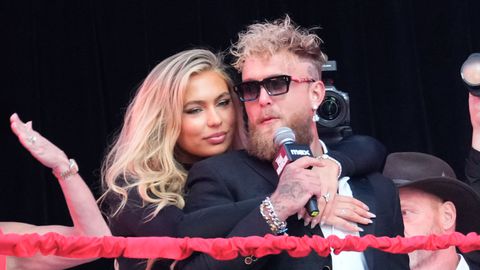 'Openhartige' Jutta Leerdam doet pikante uitspraak en vergeet de camera in eerste aflevering realityshow