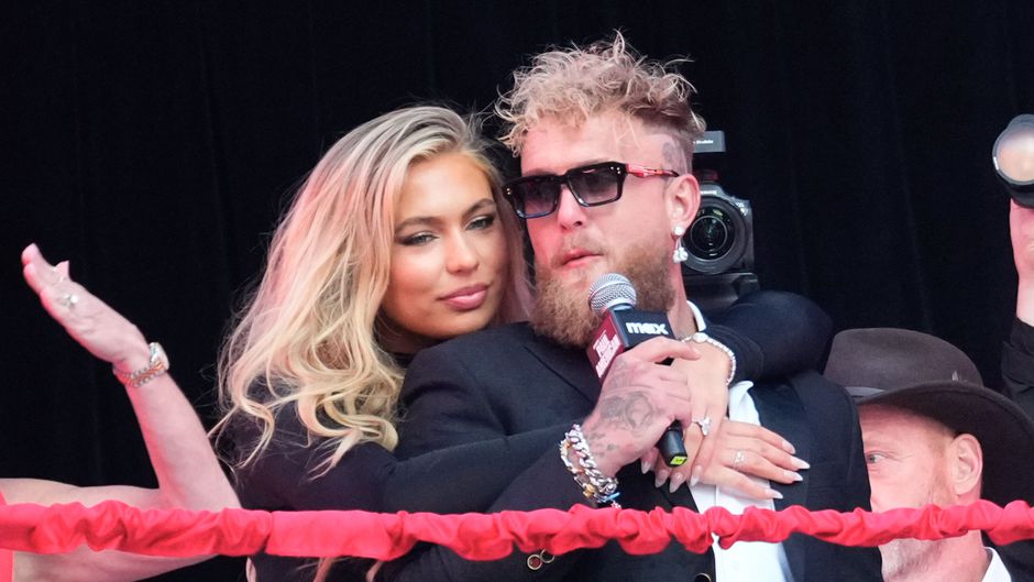 'Openhartige' Jutta Leerdam doet pikante uitspraak en vergeet de camera in eerste aflevering realityshow