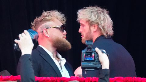 Kwetsbare Jake Paul heeft zichtbaar last van zijn dominante broer Logan: 'Ik ben een klootzak'