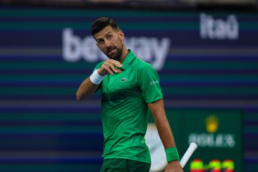 Novak Djokovic stap dichter bij historische titel na veelbesproken duel Miami Open