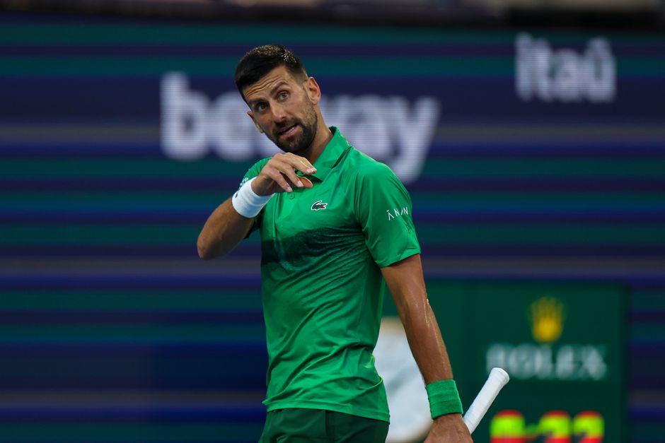 Novak Djokovic stap dichter bij historische titel na veelbesproken duel Miami Open