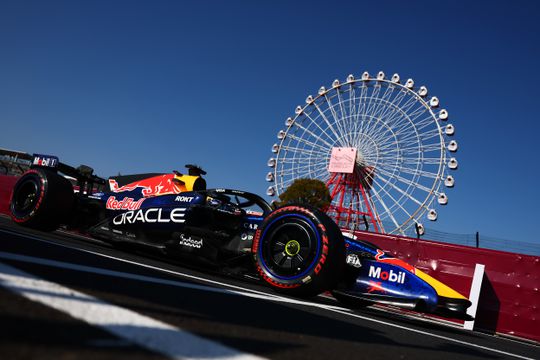 Max Verstappen beleeft frustrerende eerste dag bij Grand Prix van Japan: 'Hier valt niet mee te rijden'