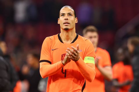 Virgil van Dijk komt met opmerkelijke reactie na vraag over fans Nederlands elftal: 'Kom op zeg, dat mag wel toch?'