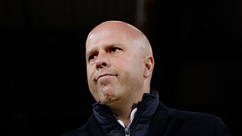 Arne Slot bij Liverpool? Lang niet iedereen ziet dat zitten: 'Het is net als met Erik ten Hag'
