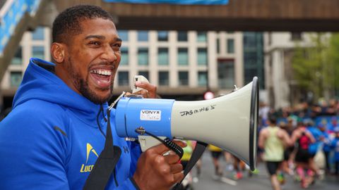 Anthony Joshua kondigt boksgevecht aan, terwijl hij wacht op Tyson Fury tegen Oleksandr Usyk