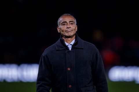 Romario (58) wil weer voetballen: 'Als de trainer me niet opstelt, dan ontsla ik hem'