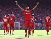 Liverpool maakt in kampioensduel gehakt van Tottenham: ongekend volksfeest voor Arne Slot en Virgil van Dijk