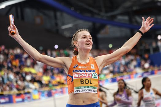Topatlete Femke Bol zit op het puntje van haar stoel bij groot evenement: 'Te spannend om naar te kijken'